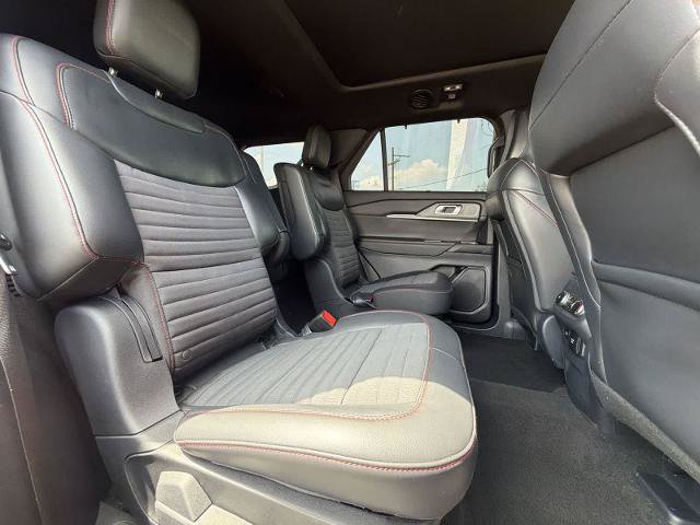Certified 2025 Ford Explorer ST-Line w/ Premium Package AWD/4WD image 20