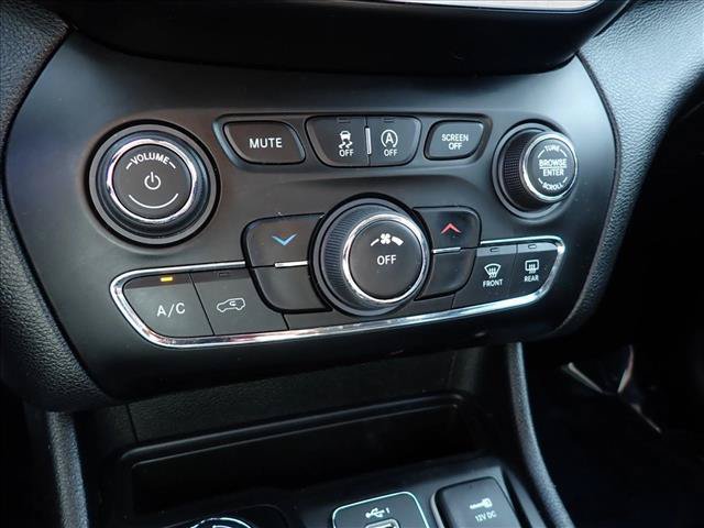 Used 2021 Jeep Cherokee Latitude Lux AWD/4WD image 19