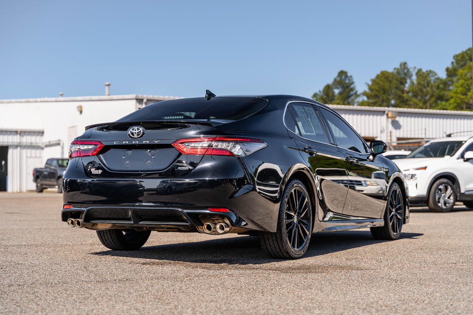 Used 2023 Toyota Camry XSE FWD image 5
