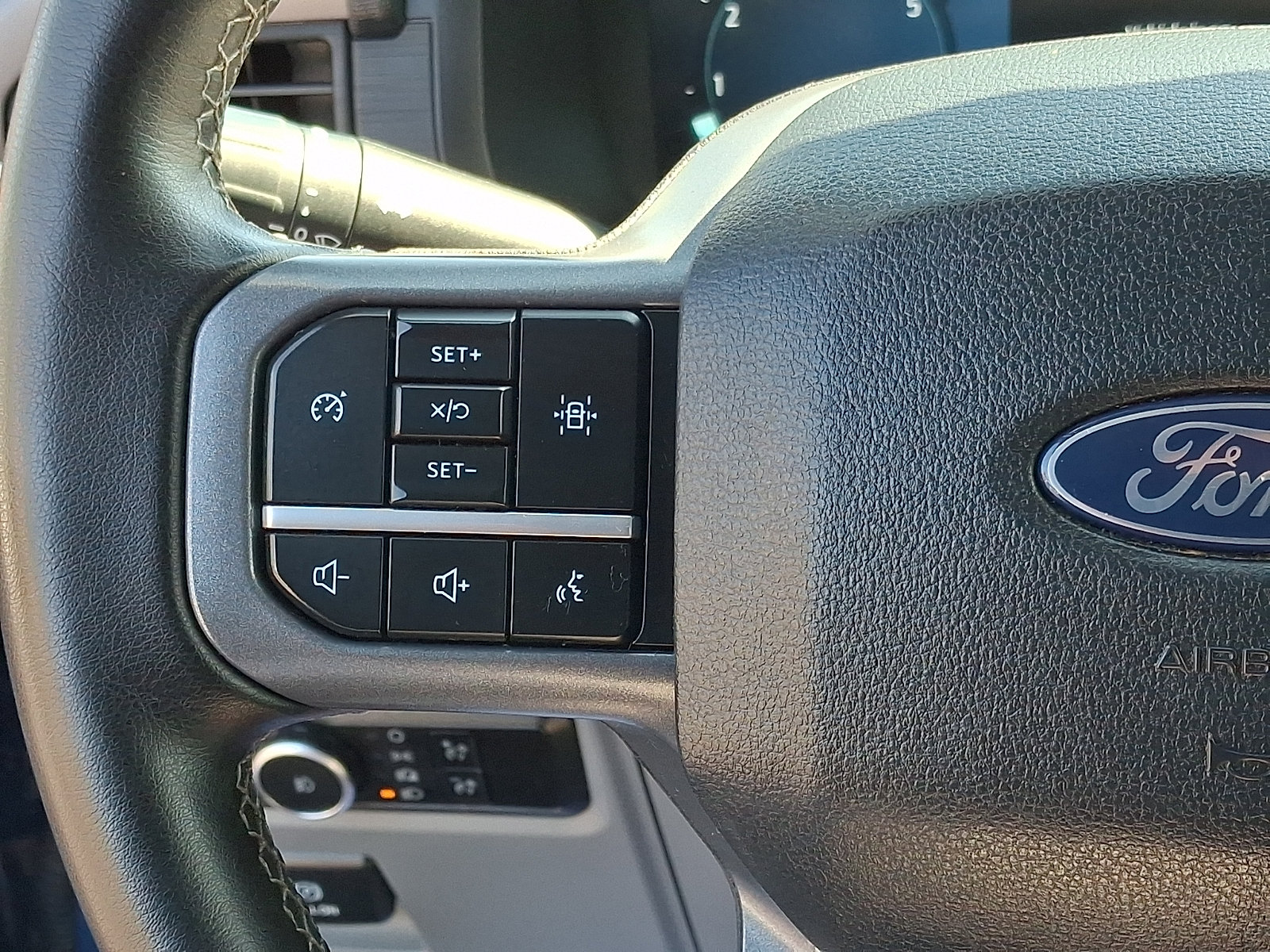 Certified 2025 Ford F150 XLT w/ Equipment Group 301A Standard AWD/4WD image 21