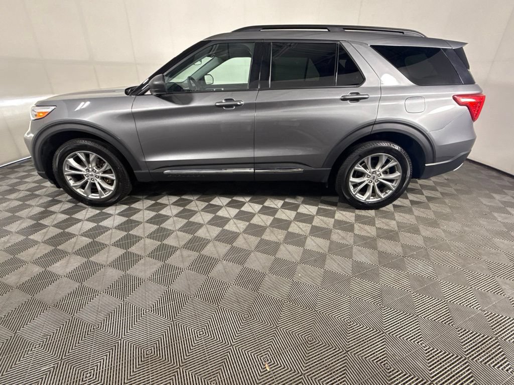 Certified 2024 Ford Explorer XLT w/ Equipment Group 202A AWD/4WD image 6