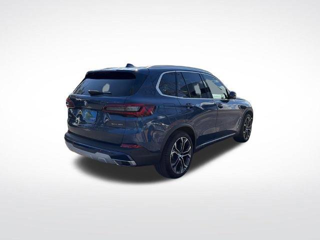 Used 2022 BMW X5 xDrive40i w/ Premium Package image 3