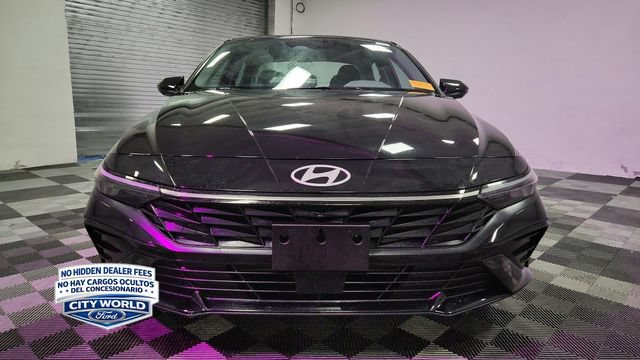 Used 2025 Hyundai Elantra SEL FWD image 3