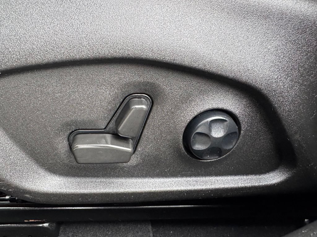 Used 2021 Jeep Renegade Latitude AWD/4WD image 28