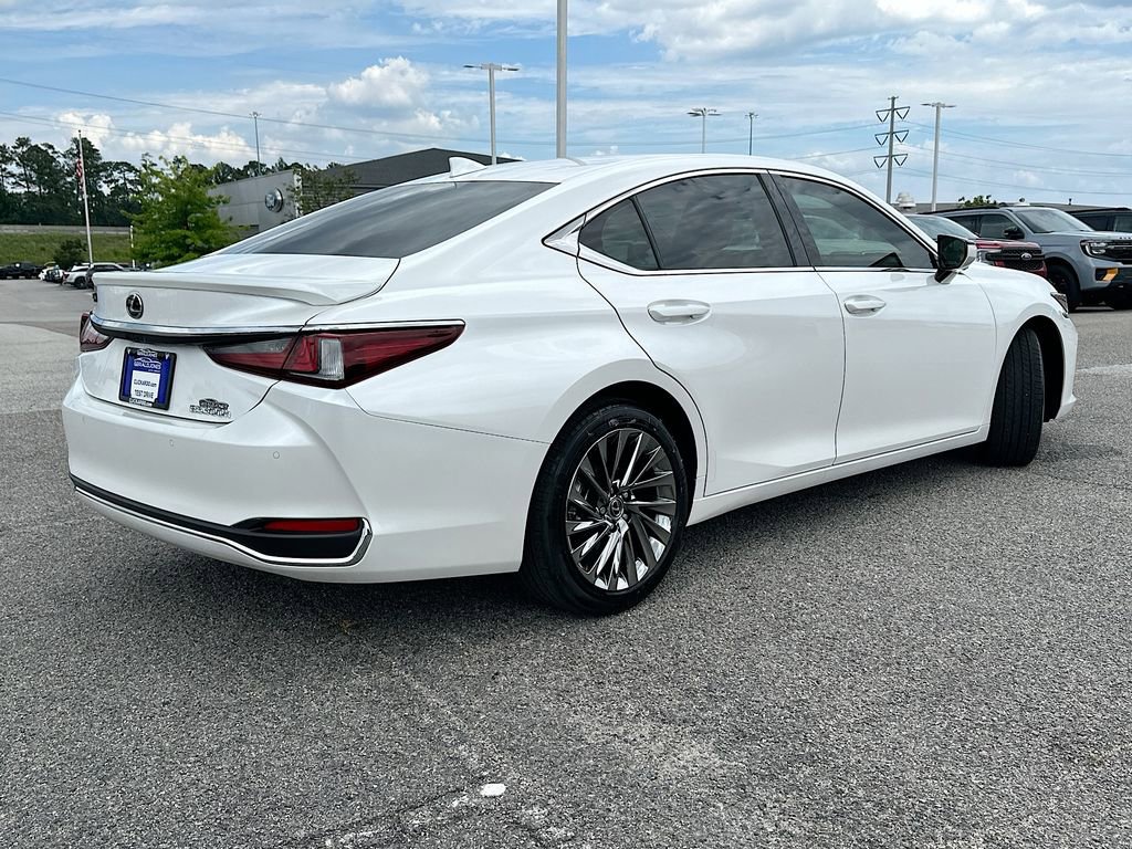 Used 2024 Lexus ES 300h w/ Technology Package FWD image 7