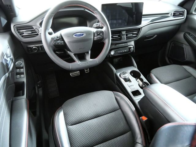 Certified 2023 Ford Escape ST-Line w/ Tech Pack #1 AWD/4WD image 4