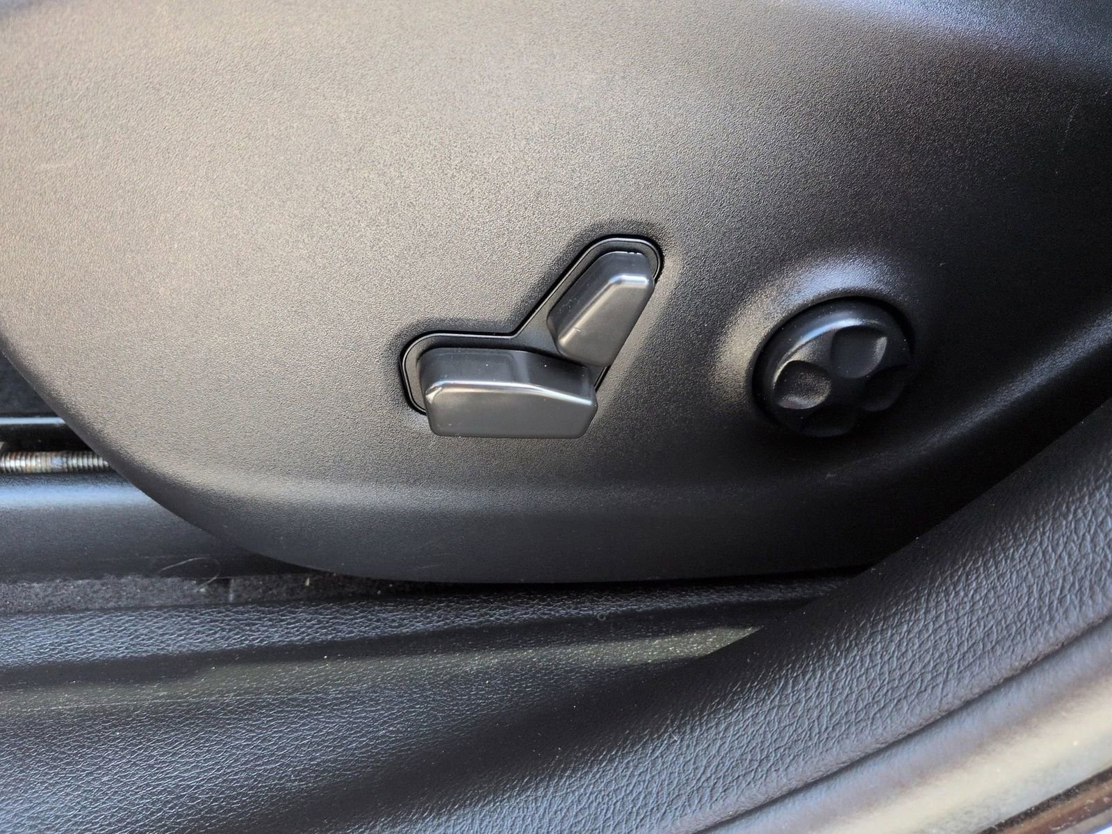 Used 2021 Jeep Cherokee Trailhawk image 22