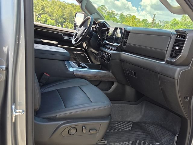 Used 2025 Chevrolet Silverado 2500 LTZ w/ LTZ Plus Package AWD/4WD image 12