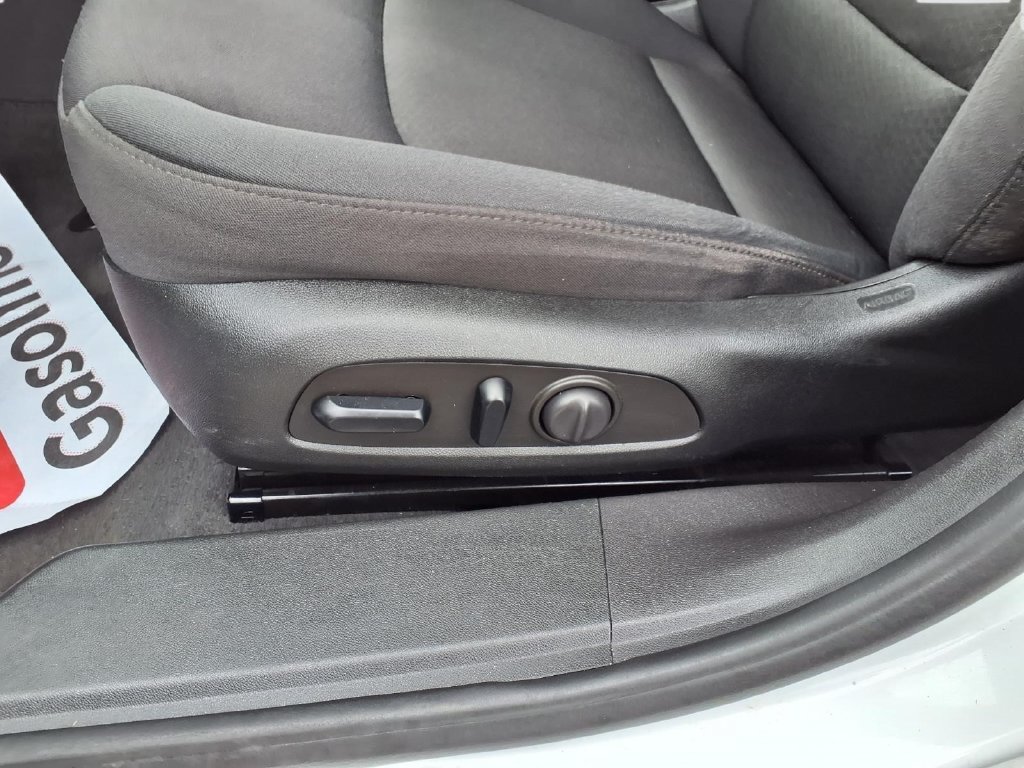 Used 2023 Chevrolet Malibu LT FWD image 25