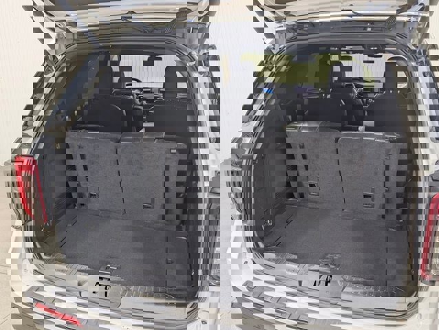 Certified 2023 Ford Explorer ST-Line w/ Class IV Trailer Tow Package image 9