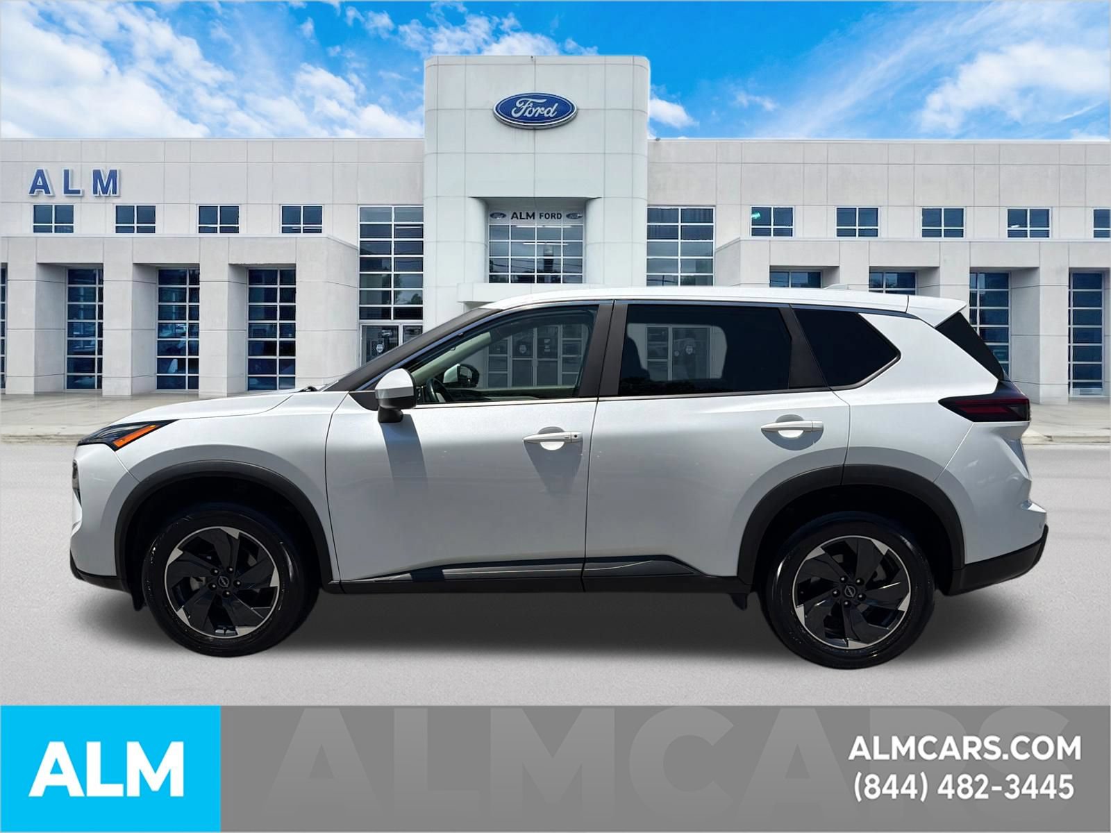 Used 2025 Nissan Rogue SV FWD image 9