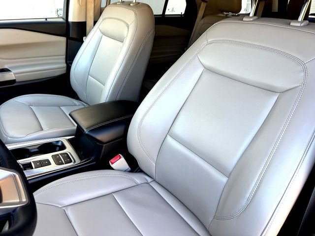 Certified 2021 Ford Explorer XLT w/ Equipment Group 202A image 10