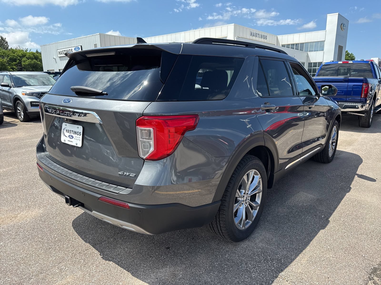 Certified 2023 Ford Explorer XLT w/ Equipment Group 202A AWD/4WD image 9