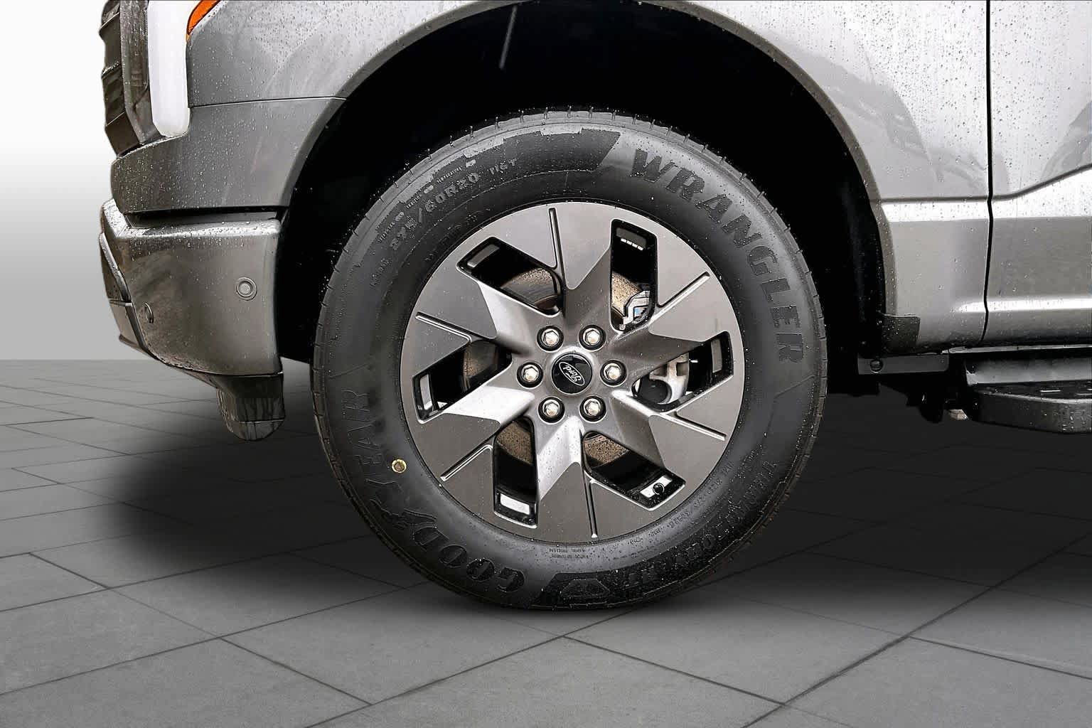 Certified 2023 Ford F150 Lightning Lariat AWD/4WD image 10