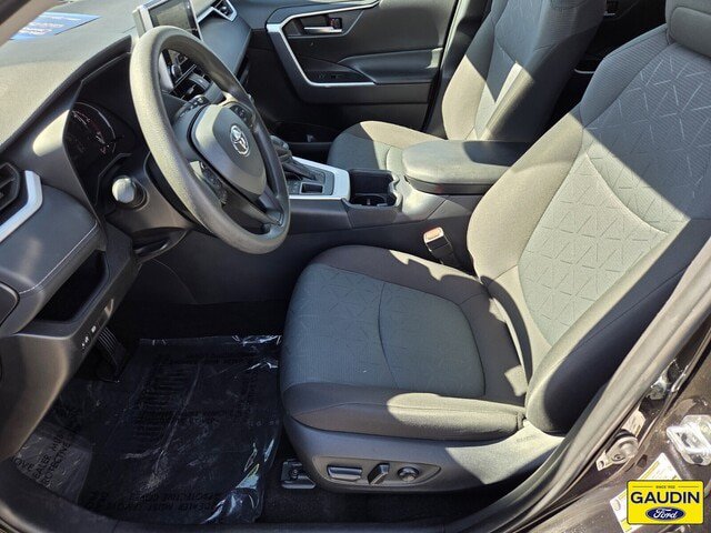 Used 2025 Toyota RAV4 XLE AWD/4WD image 11