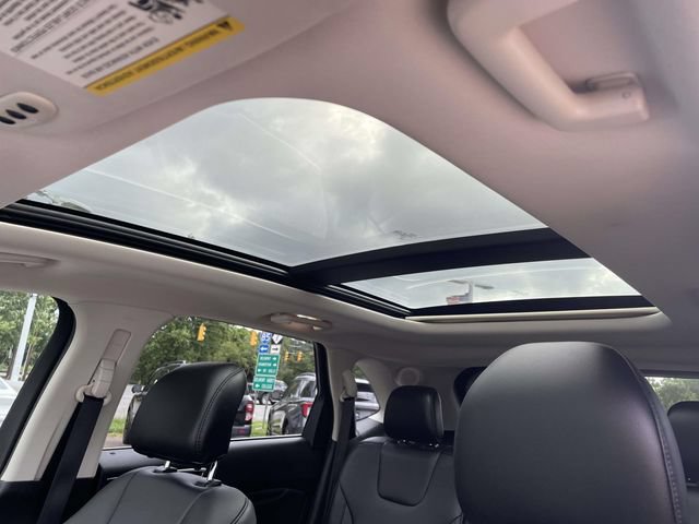 Certified 2017 Ford Edge Titanium w/ Technology Package FWD image 19
