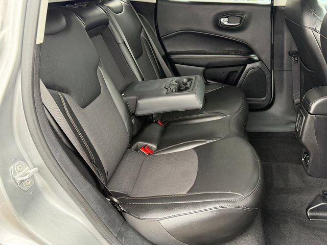 Used 2019 Jeep Compass Latitude w/ Popular Equipment Group AWD/4WD image 7