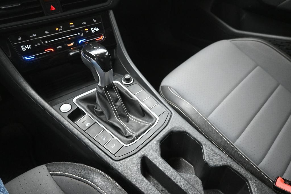 Used 2025 Volkswagen Jetta SE w/ Sunroof Package FWD image 29