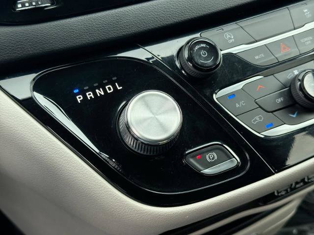 Used 2021 Chrysler Voyager LX FWD image 32