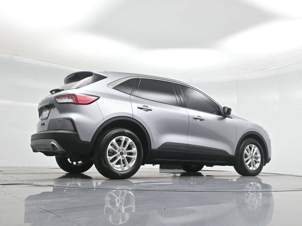 Certified 2022 Ford Escape SE image 15