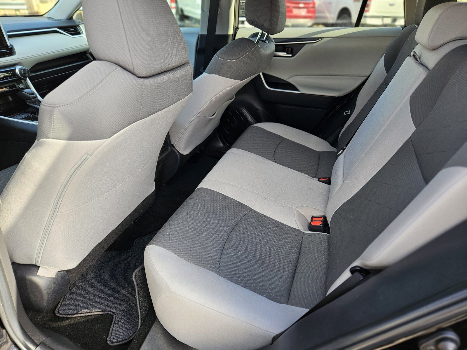 Used 2025 Toyota RAV4 XLE image 17