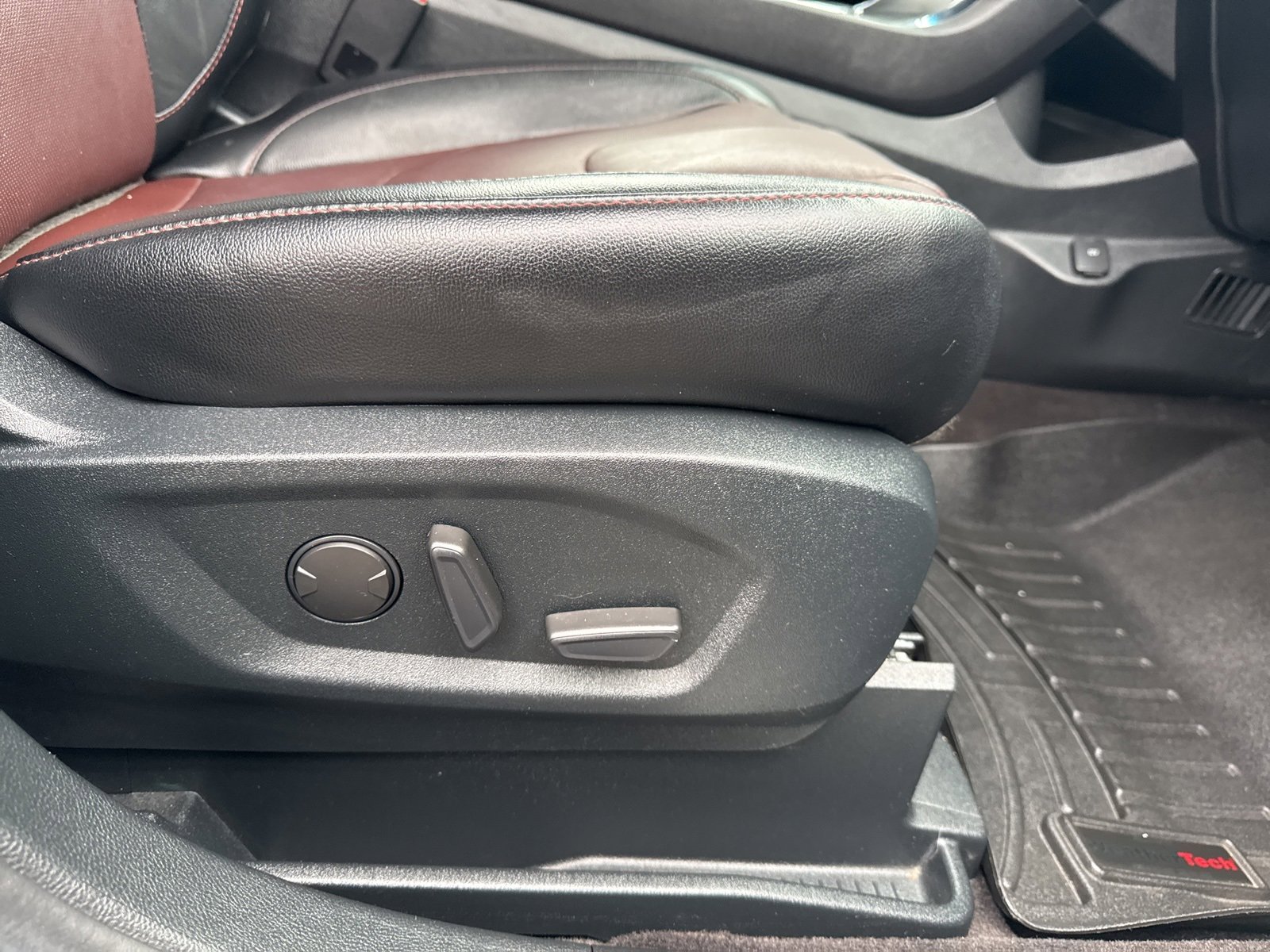 Certified 2020 Ford Edge Titanium w/ Equipment Group 301A image 39