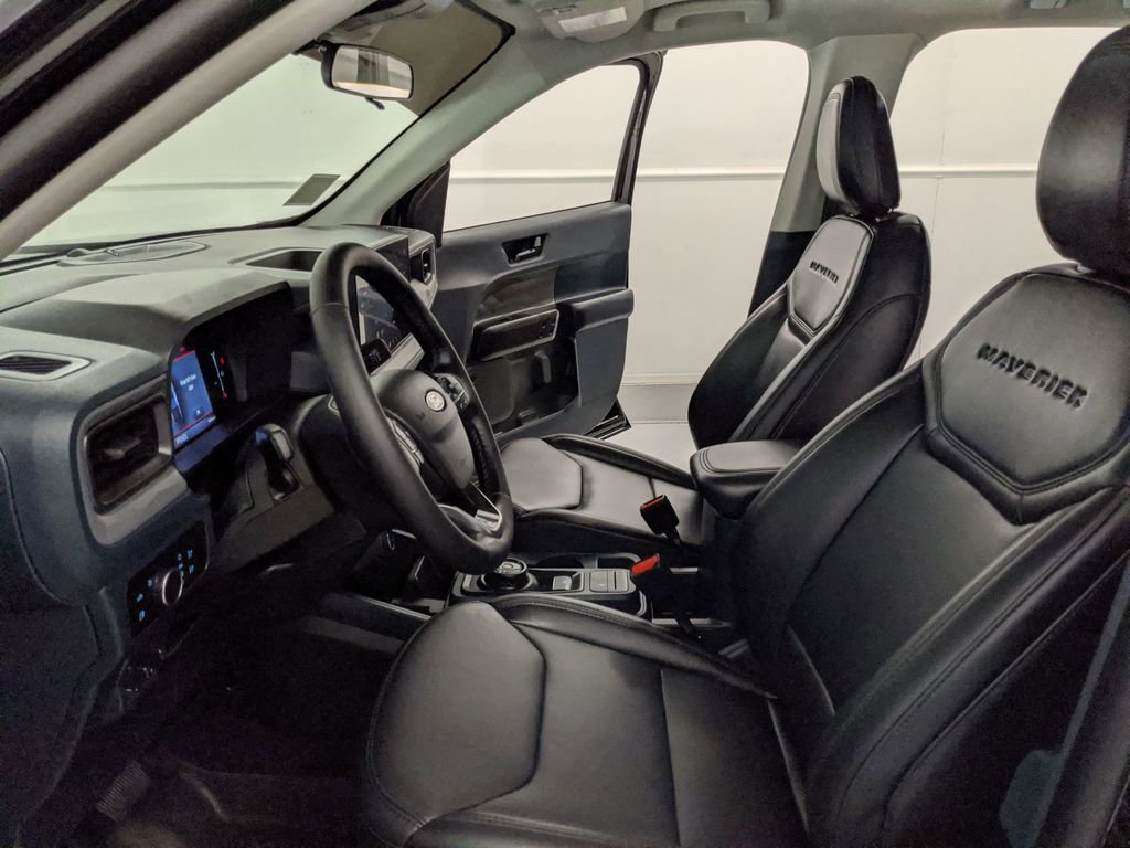 Certified 2025 Ford Maverick Lariat w/ Black Appearance Package AWD/4WD image 19