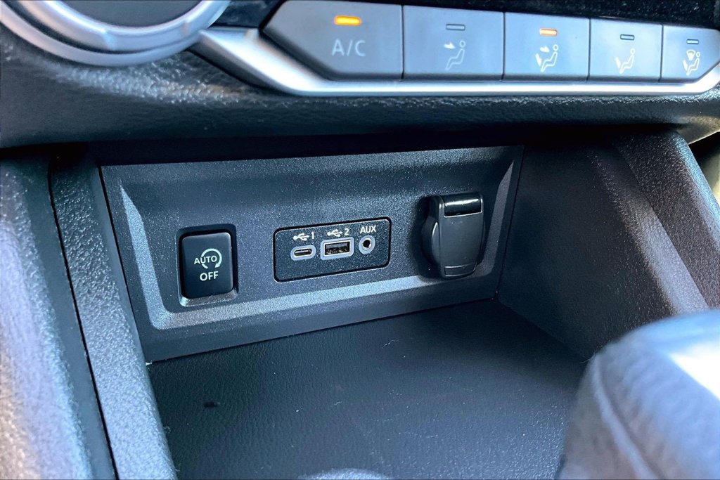 Used 2025 Nissan Sentra SV FWD image 18