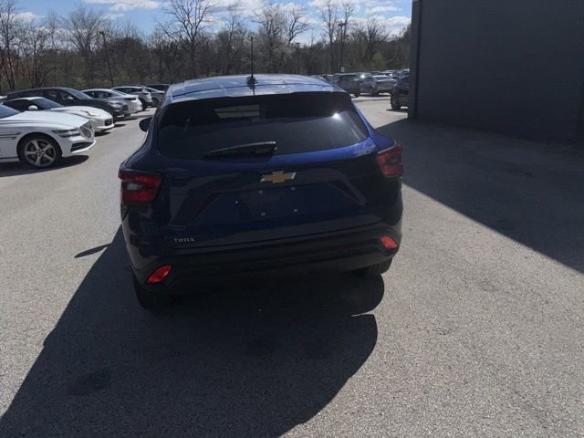 Used 2024 Chevrolet Trax LS w/ LS Convenience Package image 16