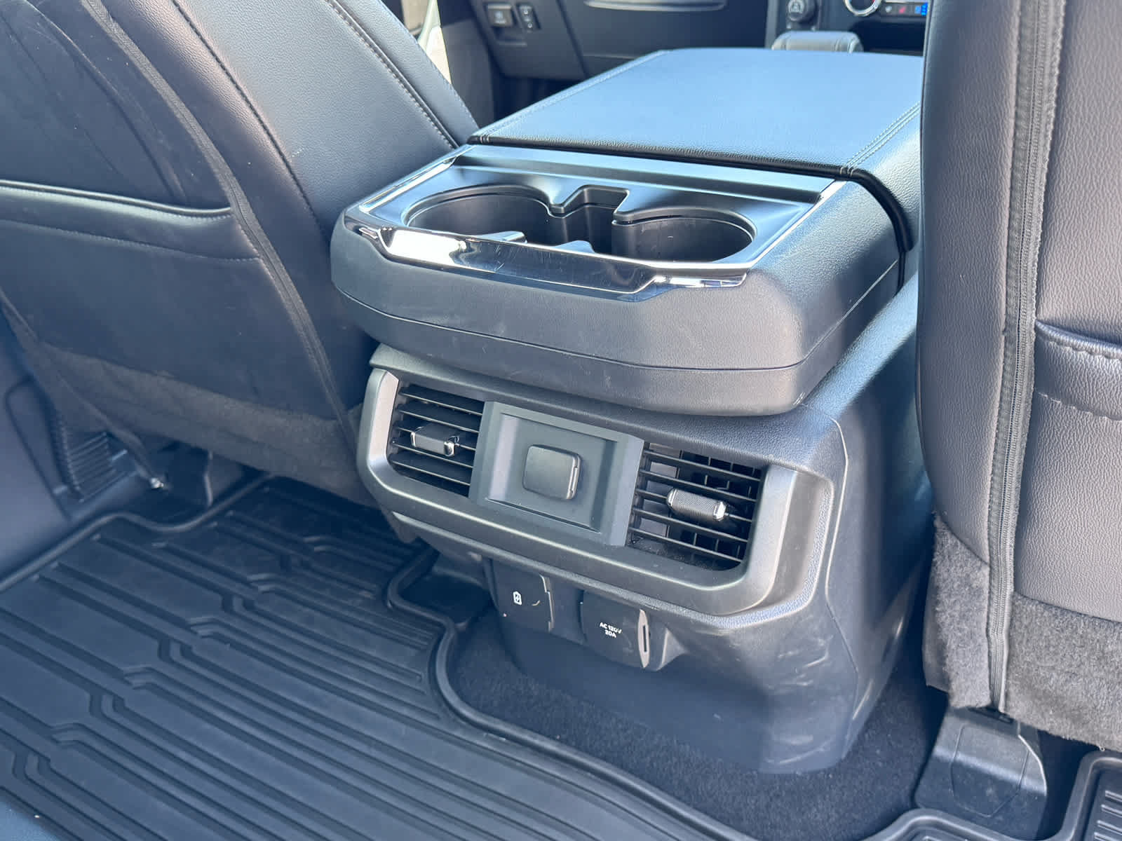 Certified 2025 Ford F150 Lariat w/ Equipment Group 501A Mid AWD/4WD image 22