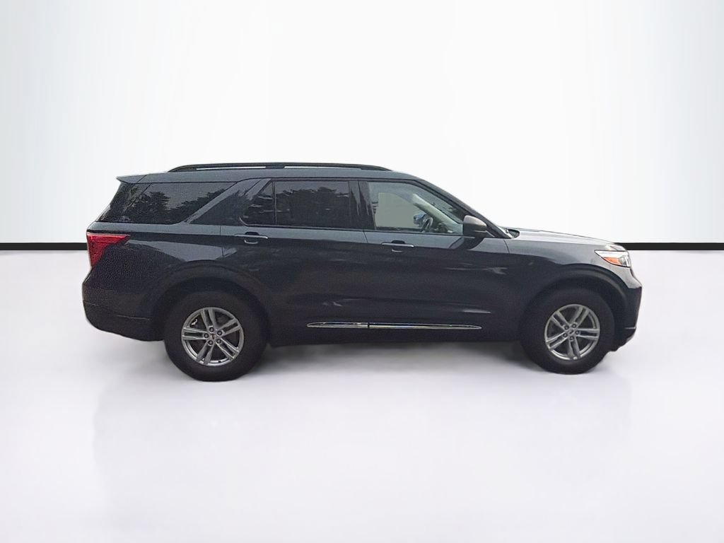 Certified 2024 Ford Explorer XLT w/ Equipment Group 202A AWD/4WD image 4