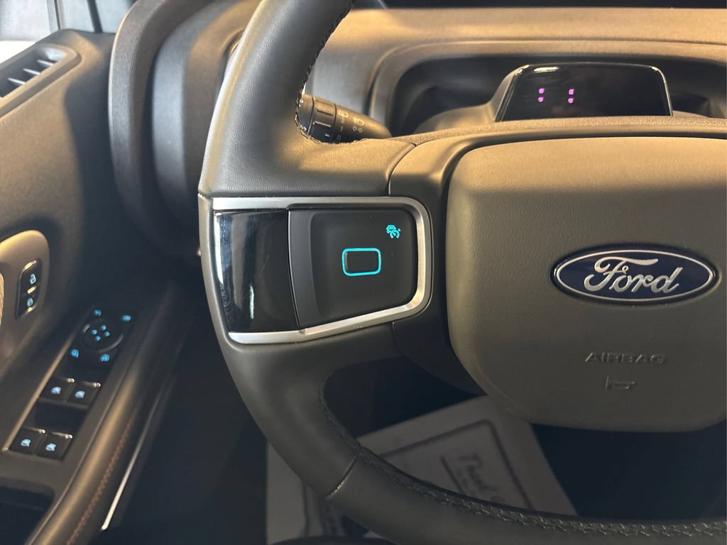 Certified 2025 Ford Expedition Active AWD/4WD image 35