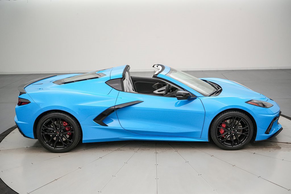 Used 2023 Chevrolet Corvette Stingray Premium Cpe w/ Z51 Performance Package image 3
