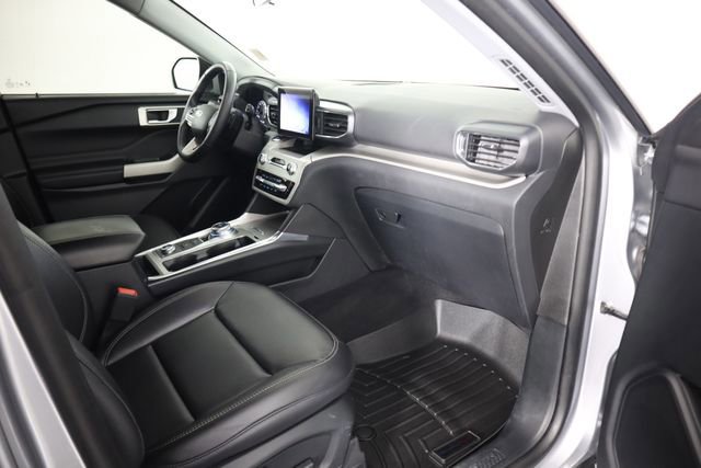 Certified 2020 Ford Explorer XLT w/ Equipment Group 202A AWD/4WD image 59