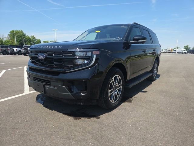 Certified 2025 Ford Expedition Active AWD/4WD image 2
