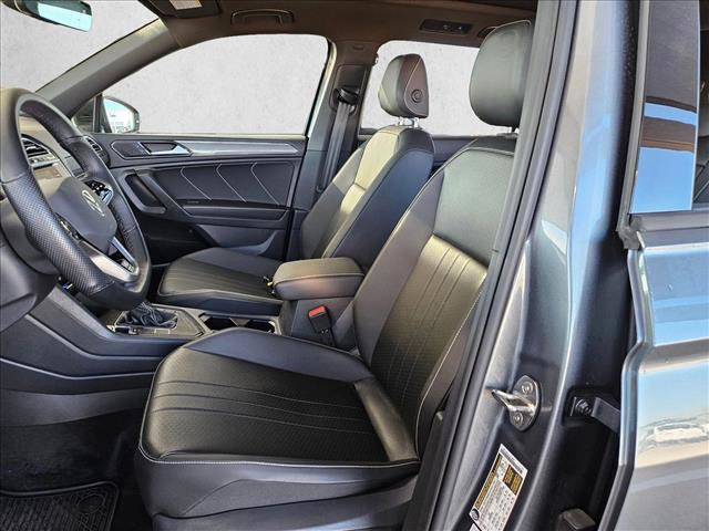 Used 2022 Volkswagen Tiguan SE R-Line image 19