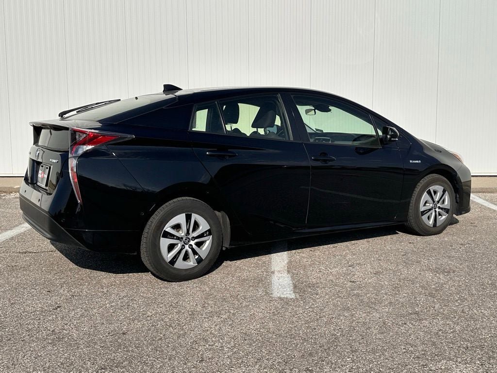 Used 2018 Toyota Prius Three FWD image 6