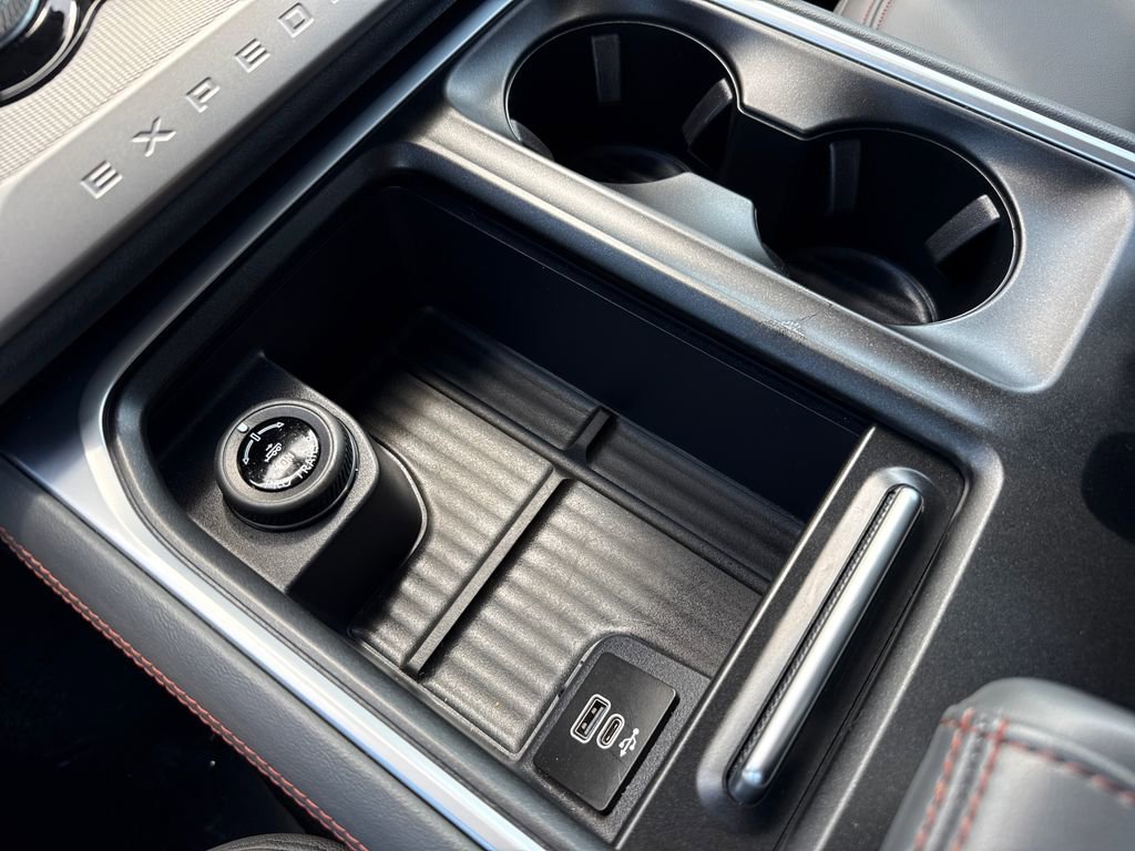 Certified 2025 Ford Expedition Active image 22