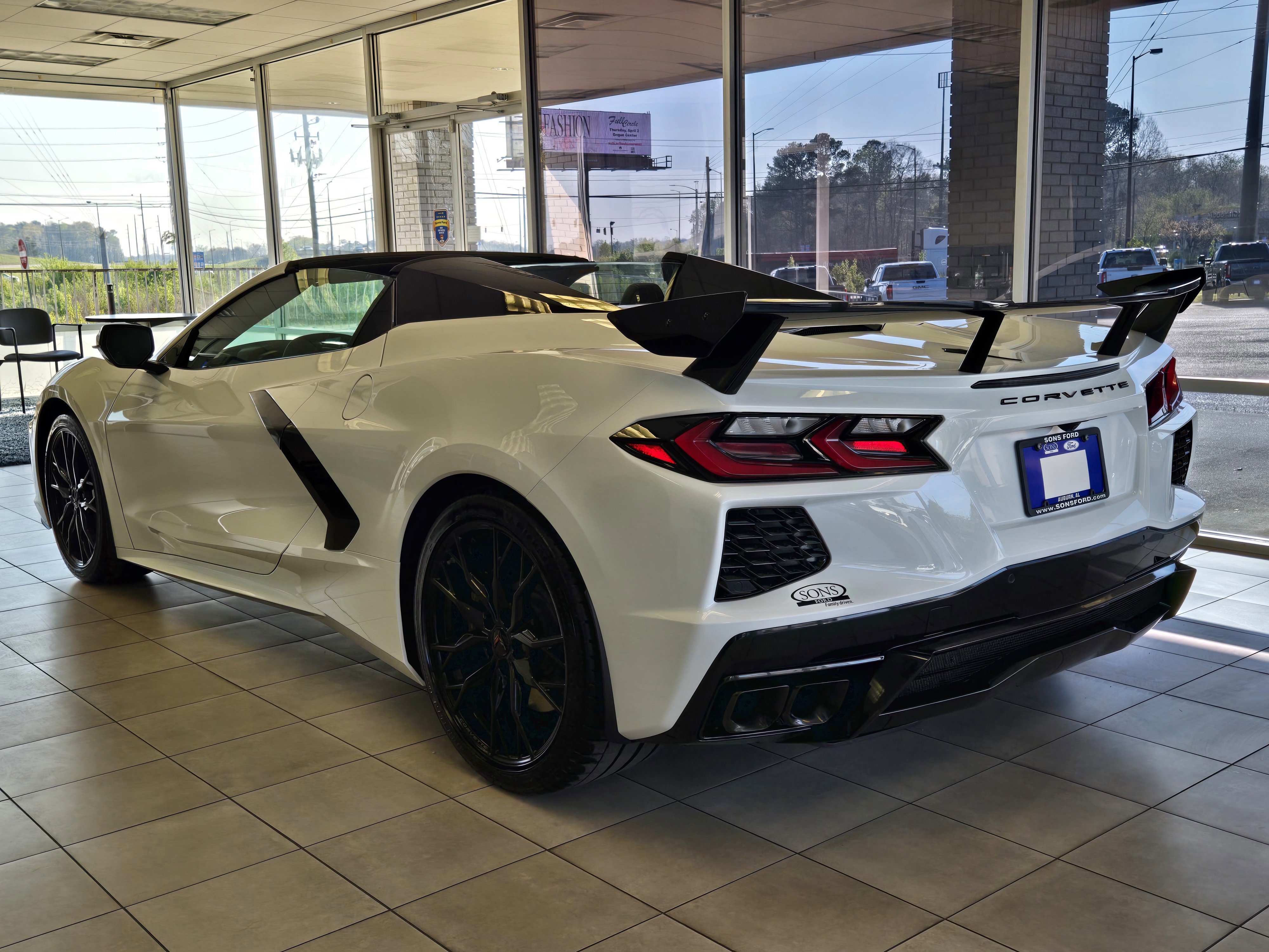 Used 2023 Chevrolet Corvette Stingray Preferred Conv w/ Z51 Performance Package image 8
