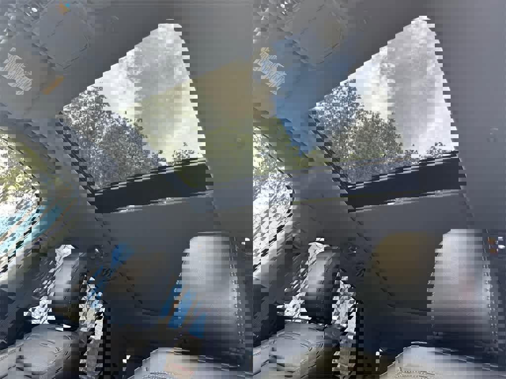 Certified 2022 Ford Explorer Limited w/ Hybrid Equipment Group 310A image 34