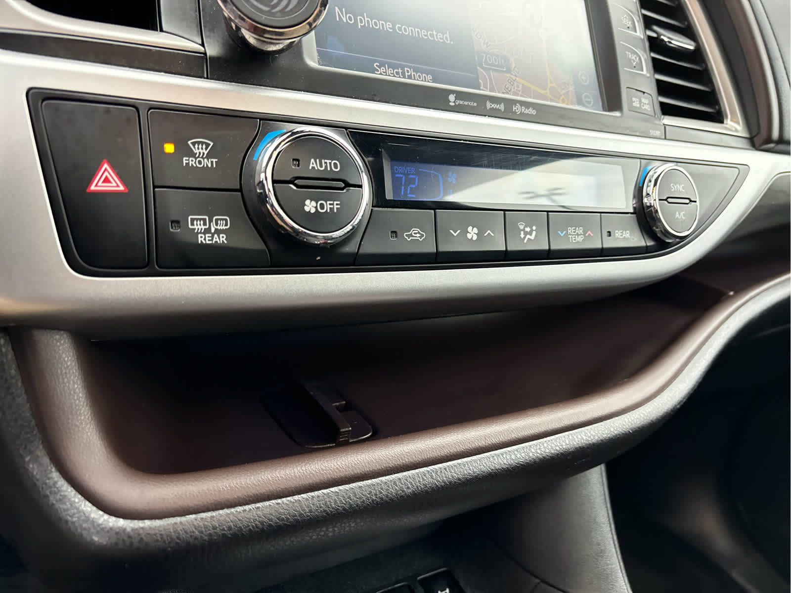 Used 2019 Toyota Highlander Limited Platinum image 17