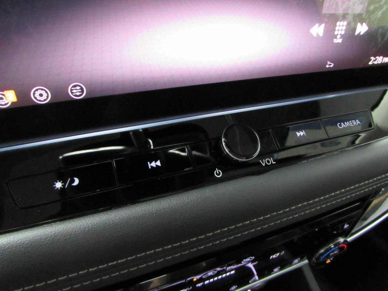 Used 2025 Nissan Rogue SL w/ Tech Package AWD/4WD image 30