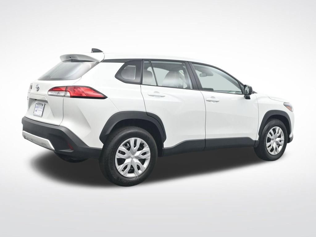 Used 2025 Toyota Corolla Cross L FWD image 6
