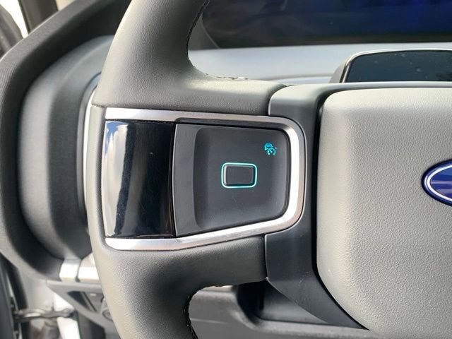 Certified 2025 Ford Expedition Active AWD/4WD image 30