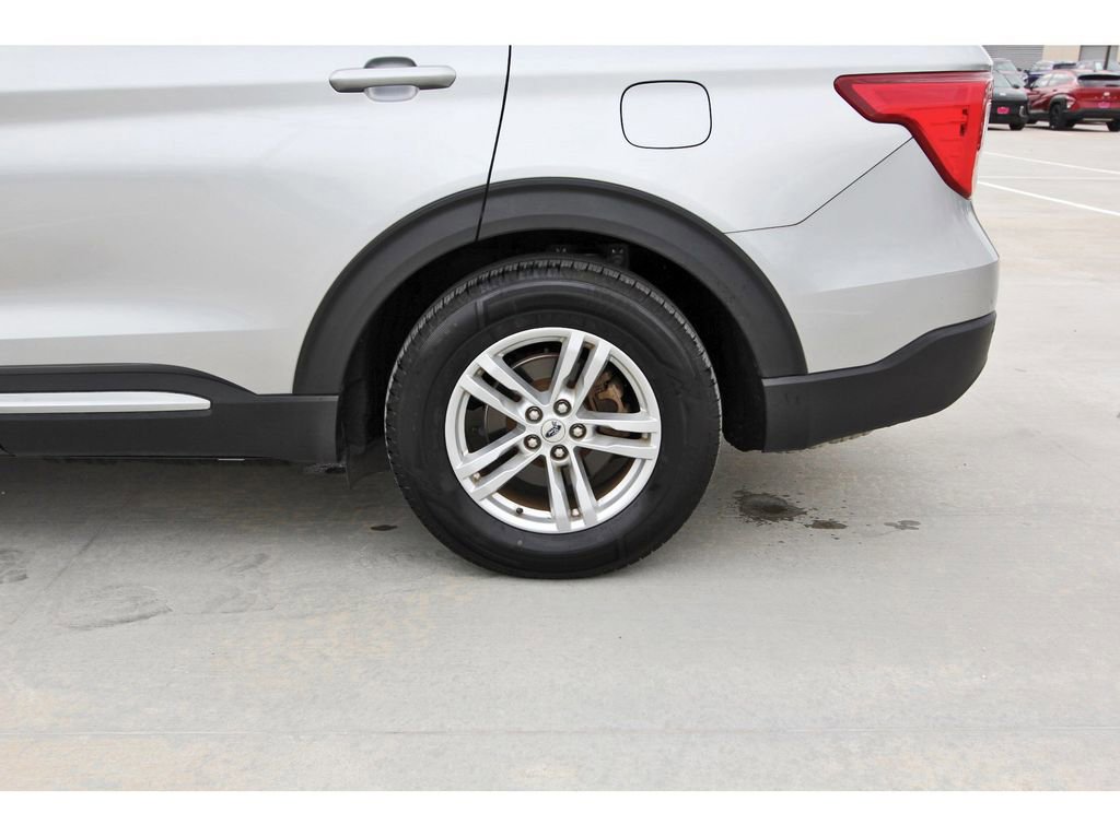 Certified 2020 Ford Explorer XLT w/ Equipment Group 202A image 30