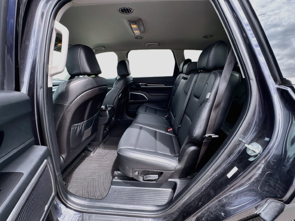 Used 2025 Kia Telluride LX FWD image 24