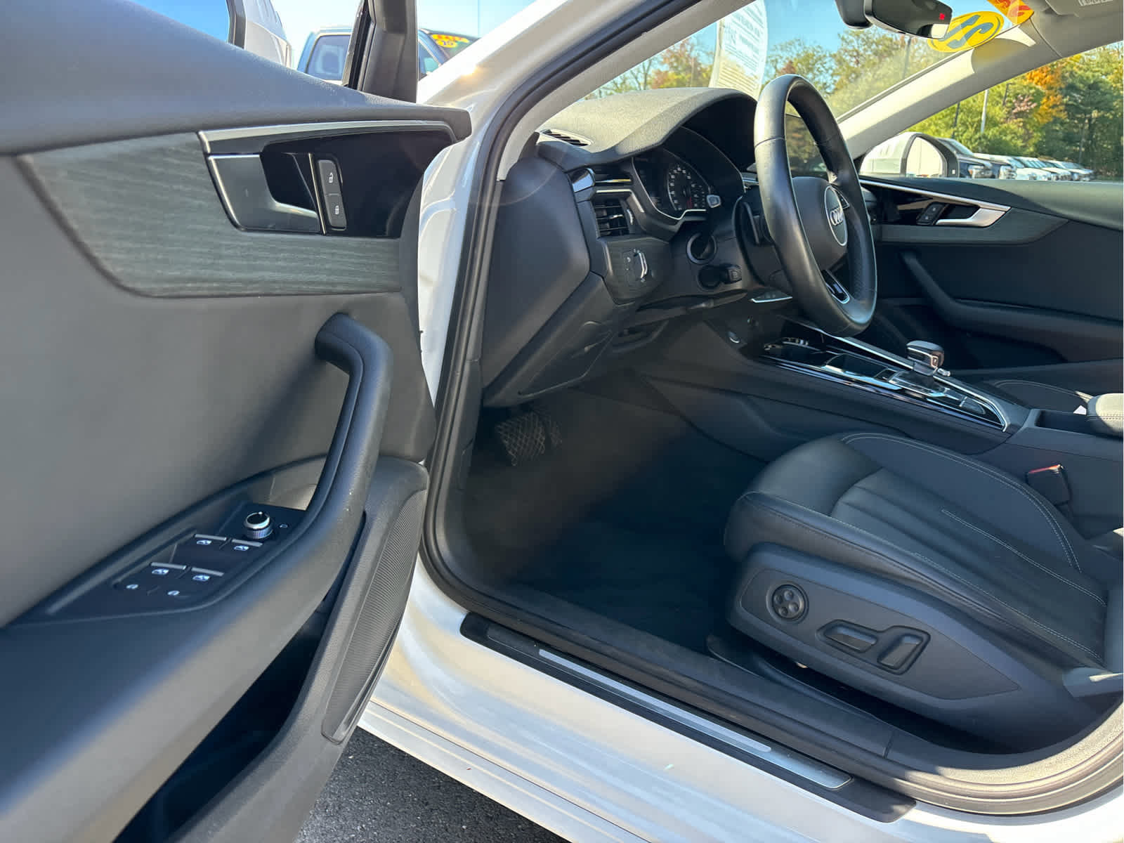 Used 2021 Audi A4 2.0T Premium image 11