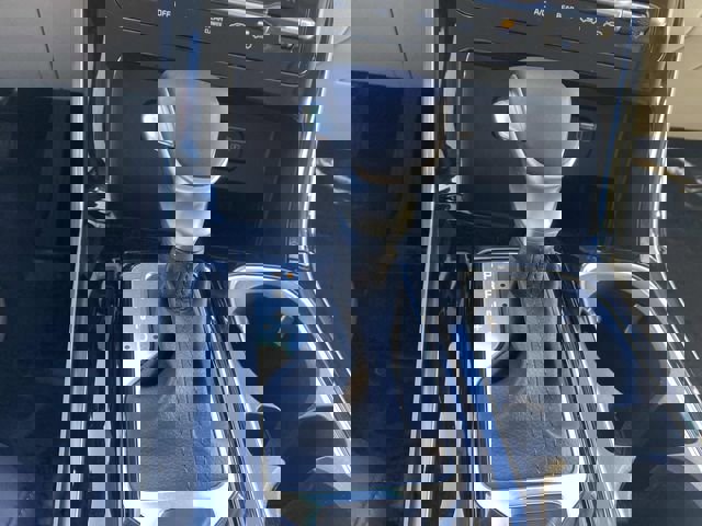 Used 2024 Kia Carnival EX image 29