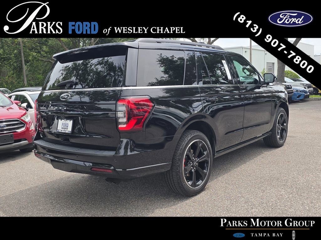 Certified 2022 Ford Expedition Limited RWD image 4