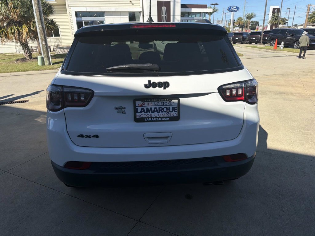 Used 2022 Jeep Compass Latitude w/ Convenience Group AWD/4WD image 7